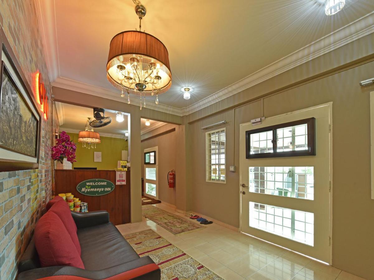 Oyo 90363 Nyamanya Inn 콴탄 외부 사진