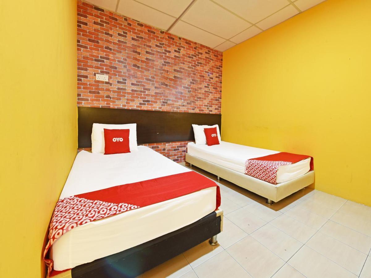 Oyo 90363 Nyamanya Inn 콴탄 외부 사진